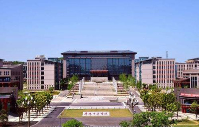 貴州省汽車駕駛技工學校與貴州廣告設計 技能與創意的融合之路